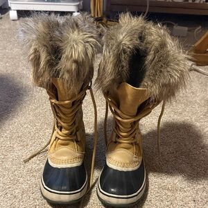 Sorel Tan and Black Fur-Lined Winter Boots